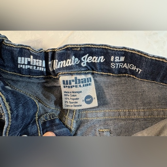 EUC/NWOT Bundle: 2-Pr 8 Slim Urban Pipeline Jeans, 1 Christmas & 1 Spider-Man T - Picture 6 of 16